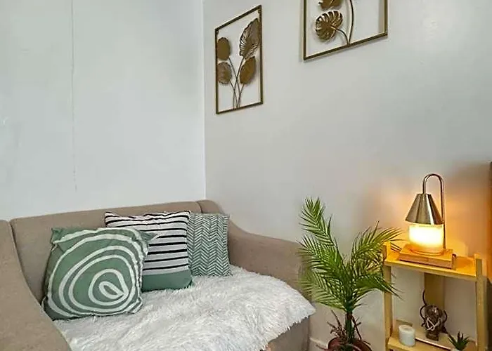 The Residences At Commonwealth Quezon By Snazzy Staycation *