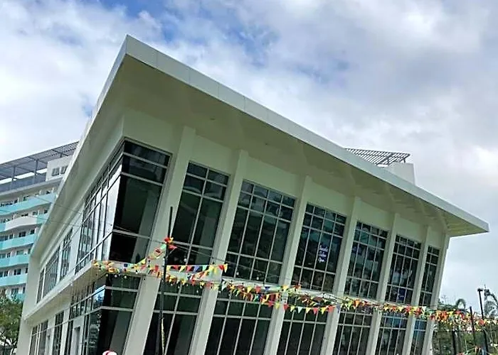 The Residences At Commonwealth Quezon By Snazzy Staycation Hotel